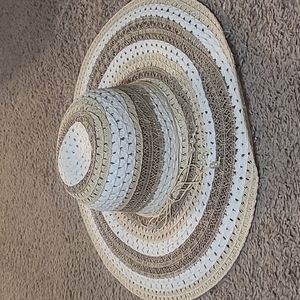 Floppy Beach Hat NWOT